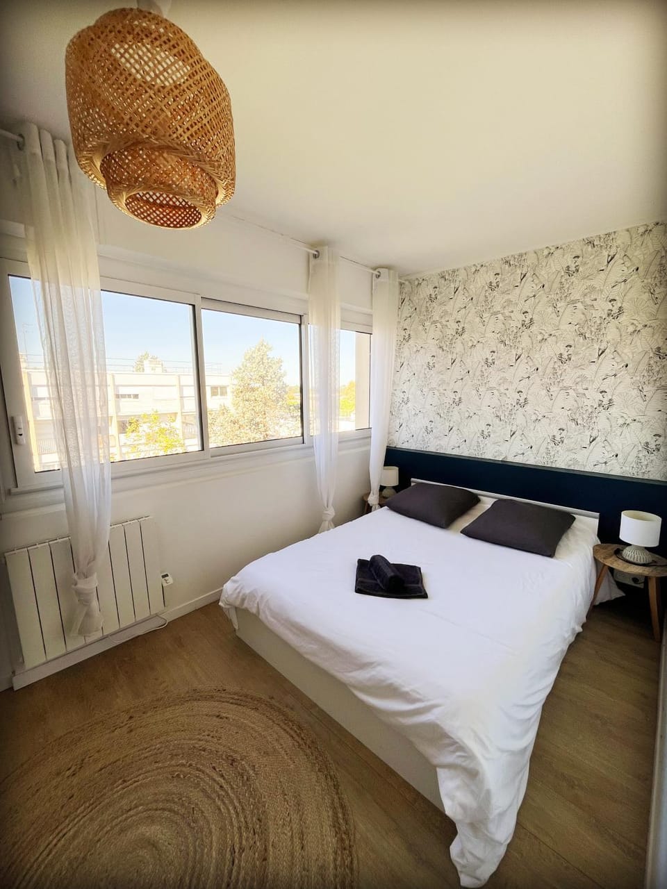 Bed, Photo of the whole room, Bedroom, towels