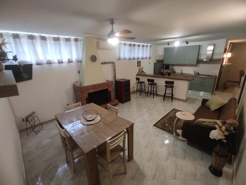 Living room, Dining area