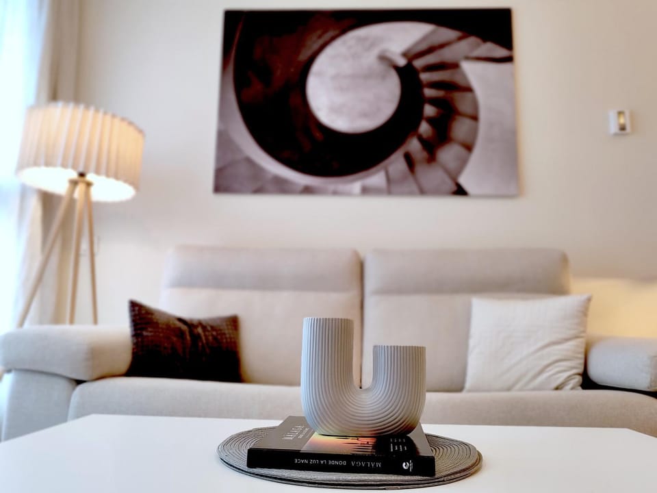 Living room, Photo of the whole room, Decorative detail, Seating area