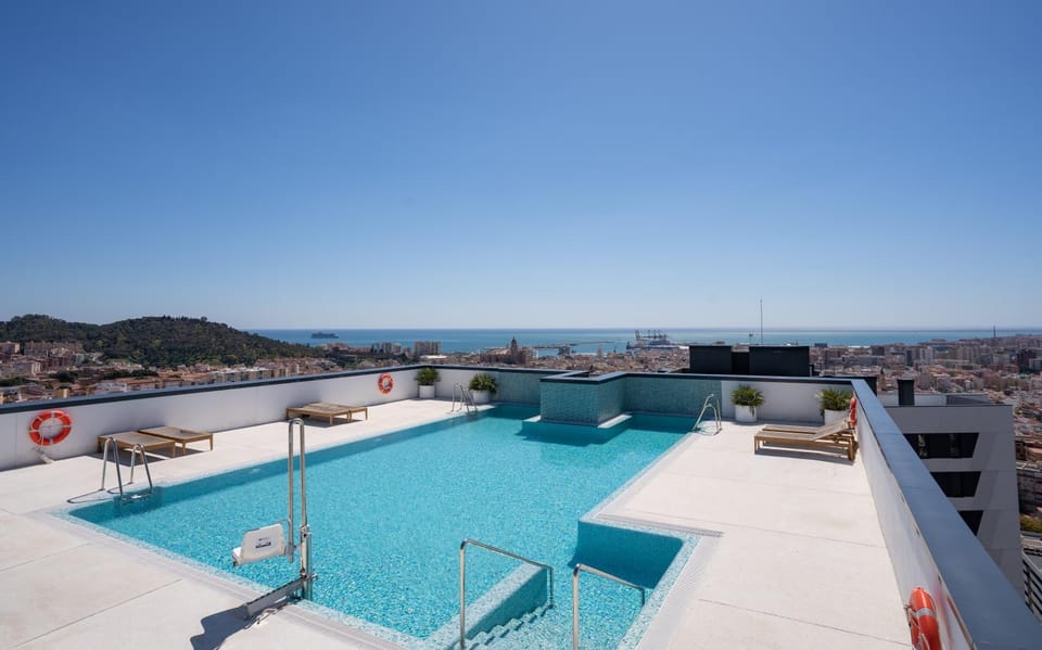 Mountain view, Pool view, Sea view