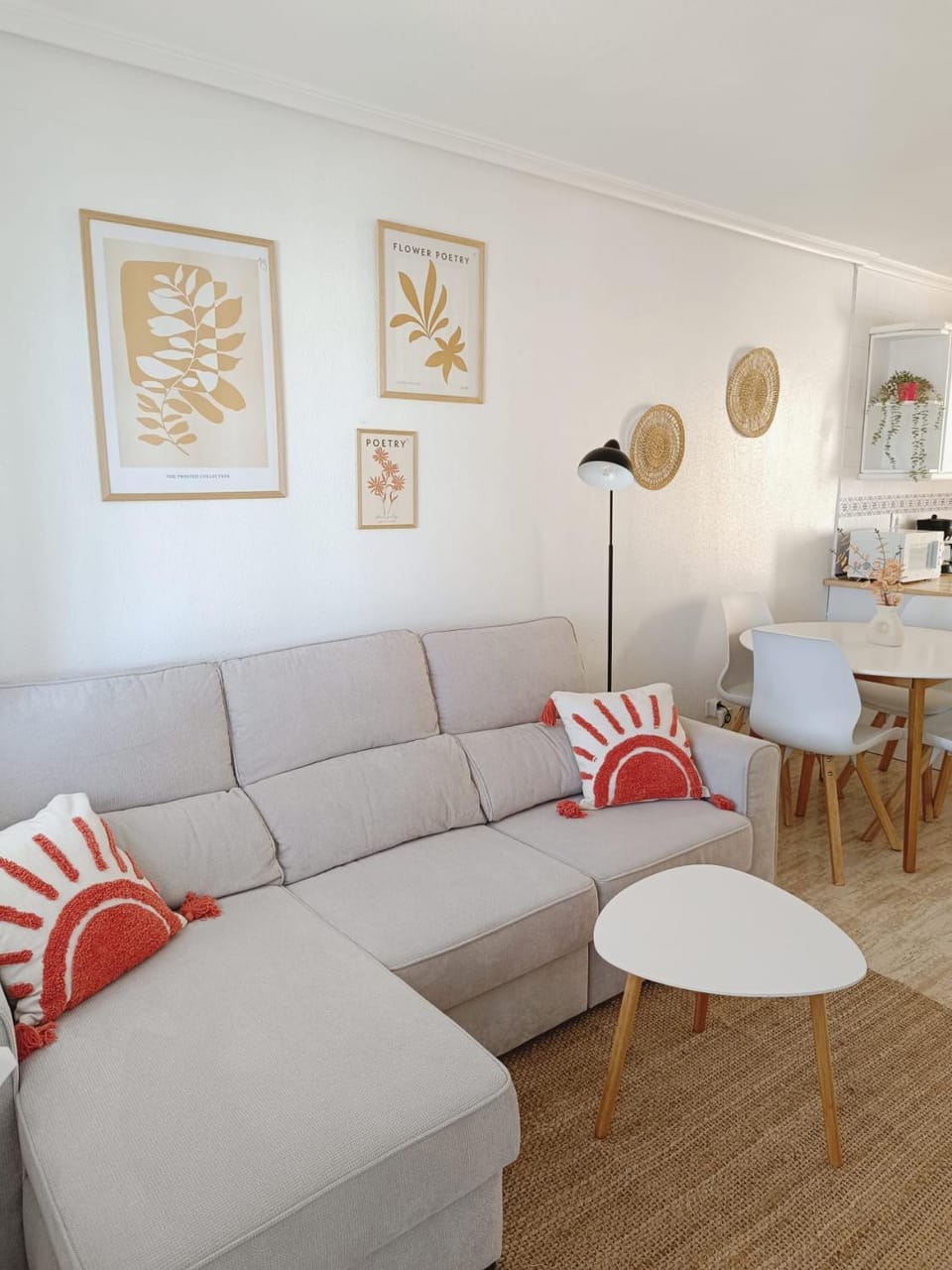 Living room, Seating area