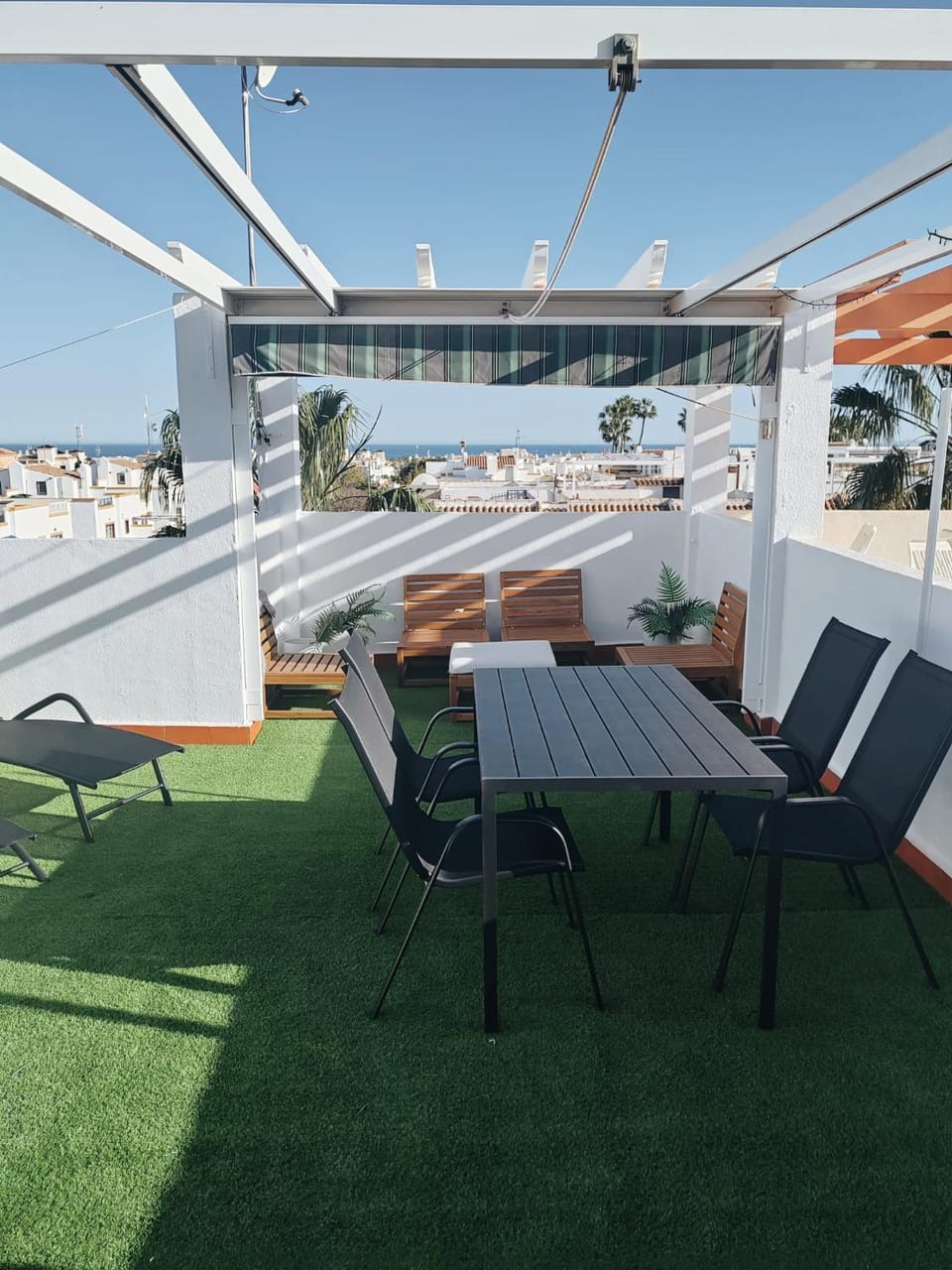Patio, Day, Balcony/Terrace, Dining area
