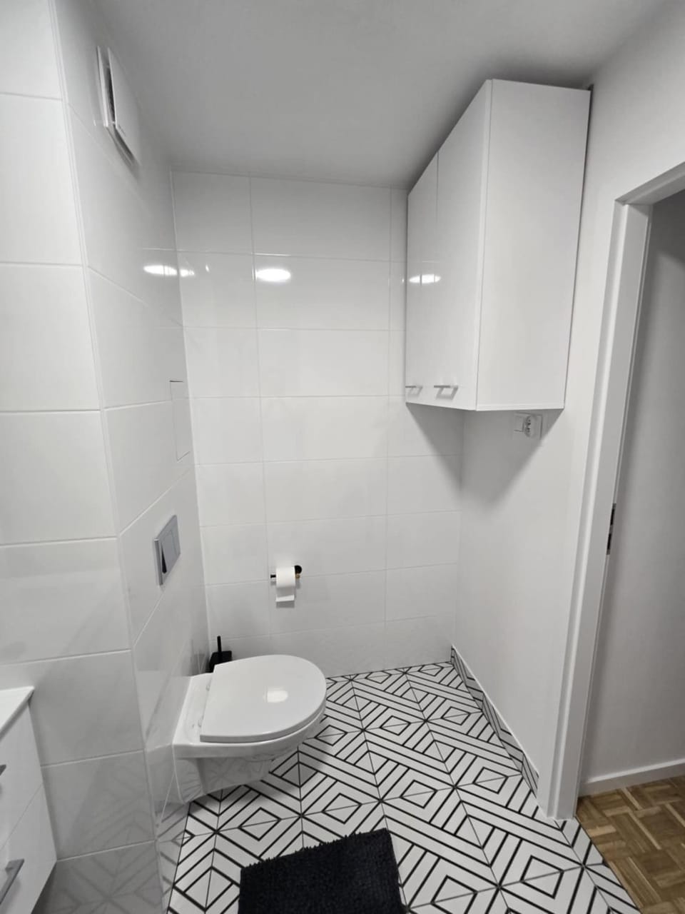 Toilet, Bathroom, towels