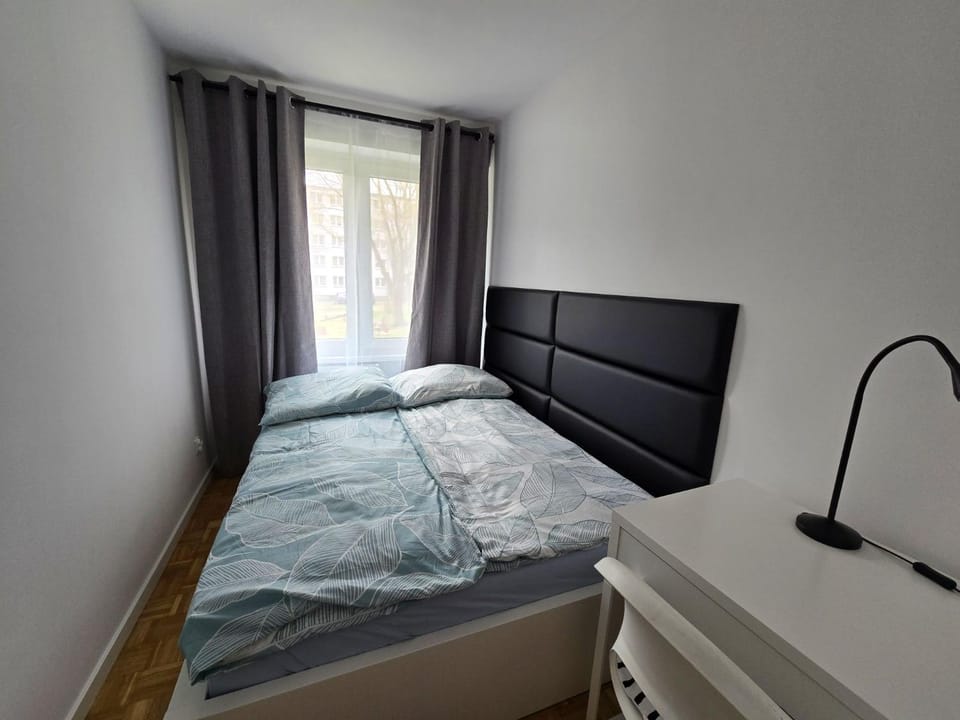 Seating area, Bedroom, wardrobe