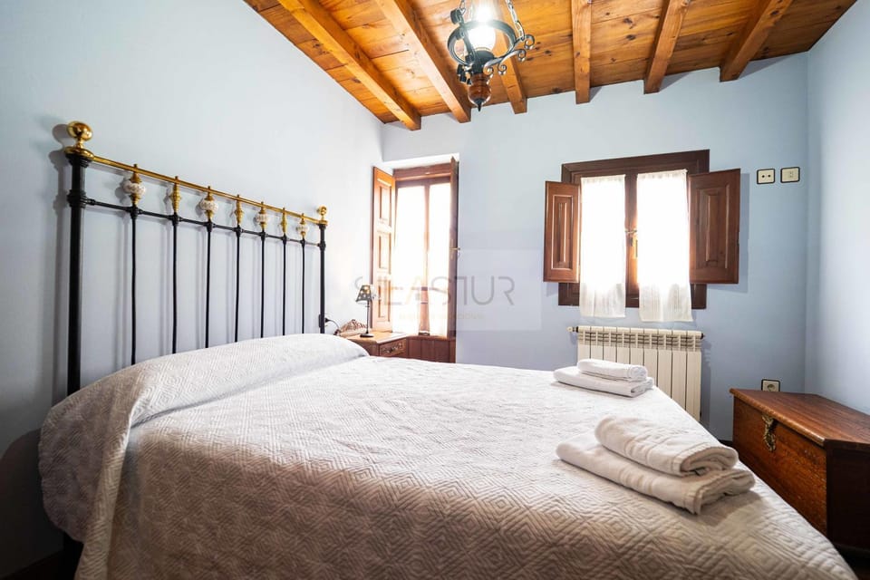La Casona De Pravia II By Silastur House in Asturias