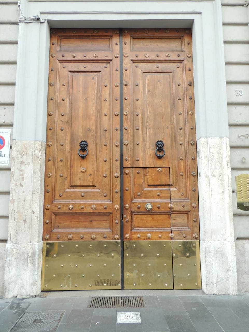 Property building, Facade/entrance, Internal: Not applicable to any particular room