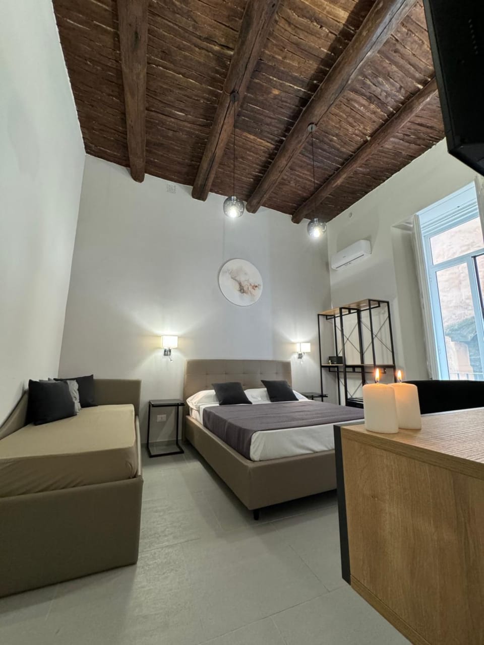 MILUAR Relais - Donnaregina Bed and Breakfast in Naples