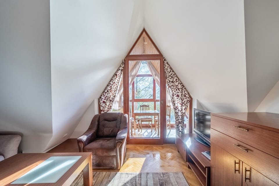 Living room, Photo of the whole room, Seating area