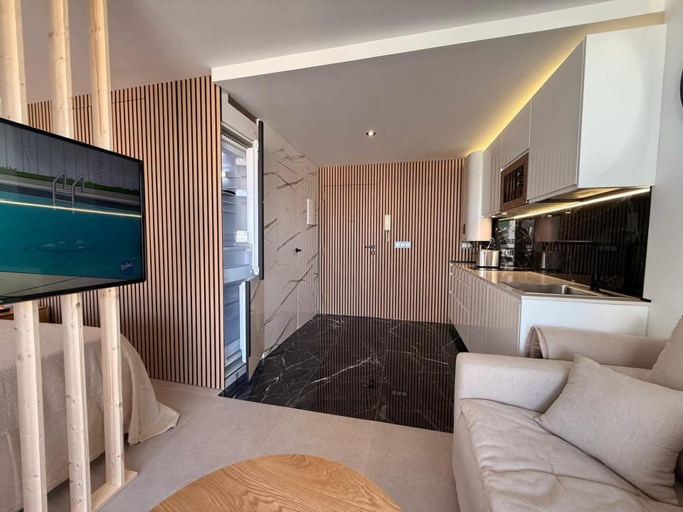 TV and multimedia, Kitchen or kitchenette, Living room