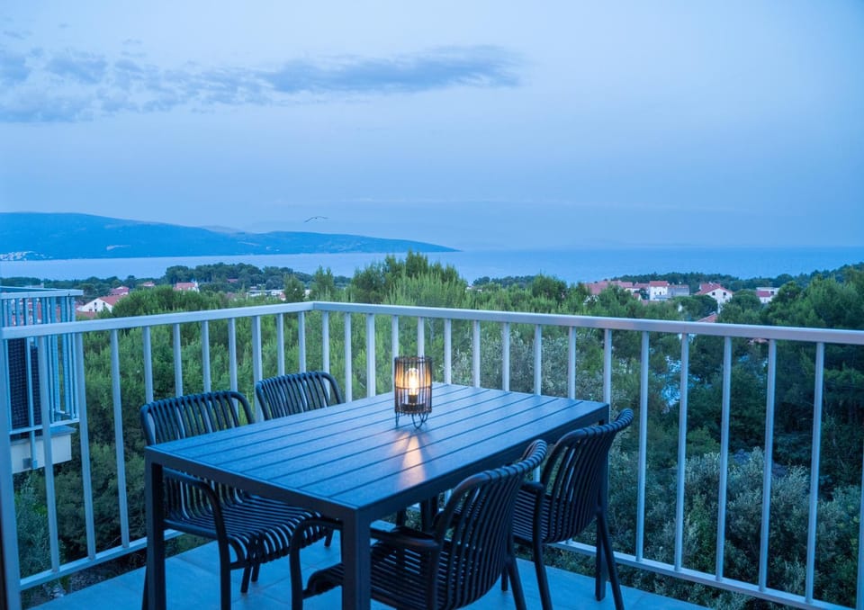 Natural landscape, Balcony/Terrace, Dining area, Mountain view, Sea view