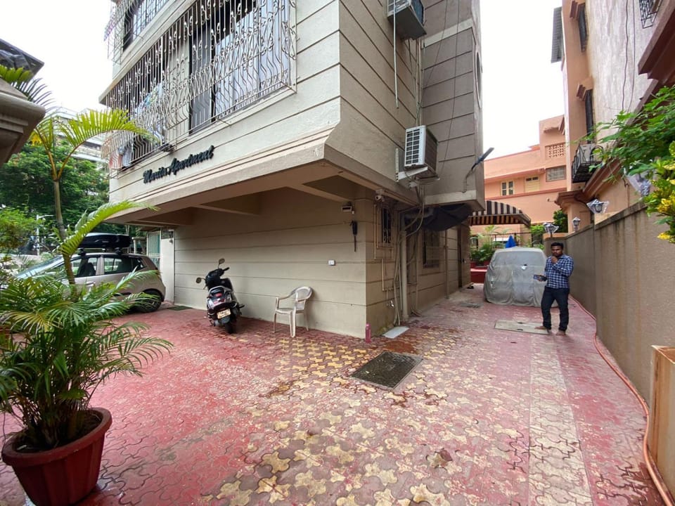 Property building, Neighbourhood, Street view, Location