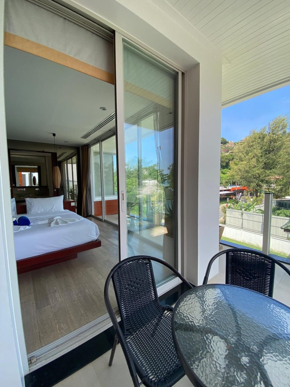 Luxuriously private seafront Bangtao beach Apartment in Choeng Thale