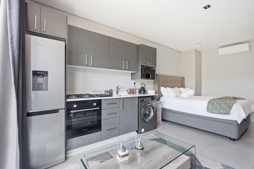 Bed, Photo of the whole room, Bedroom, oven, stove, wardrobe