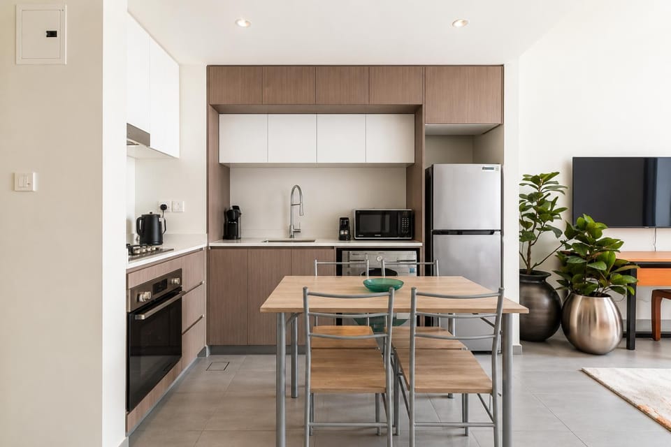 Dining area, kitchen