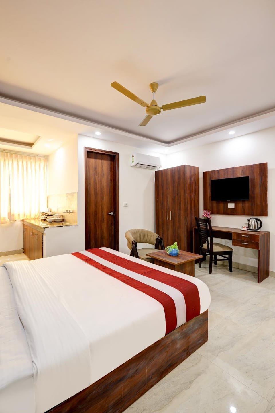Bed, Photo of the whole room, Bedroom