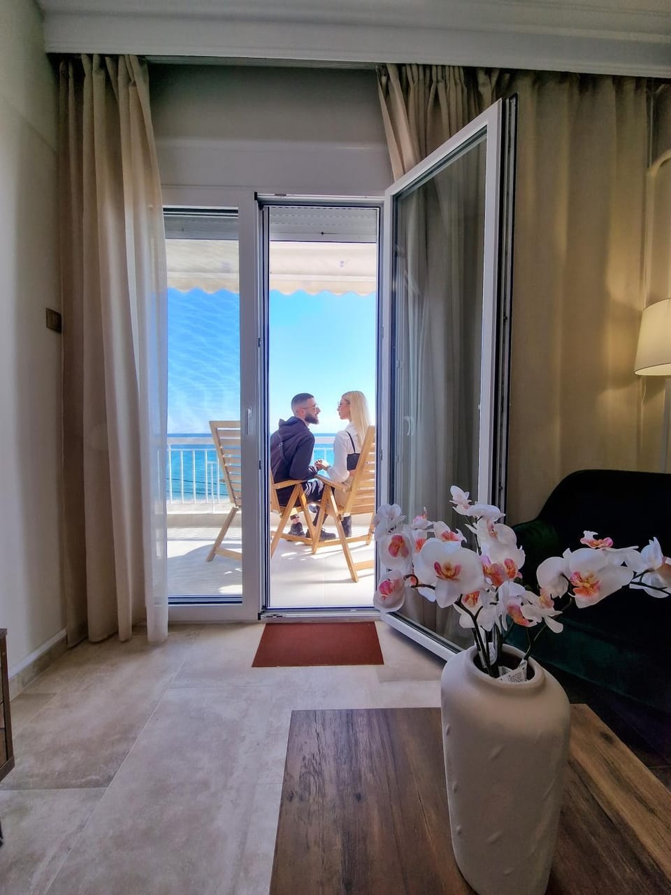 View (from property/room), Balcony/Terrace, Living room, Seating area, Sea view