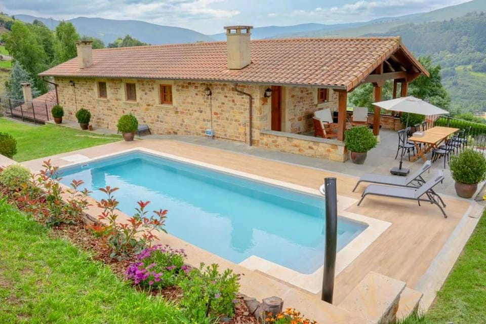 Property building, Natural landscape, Garden view, Mountain view, Pool view, Swimming pool