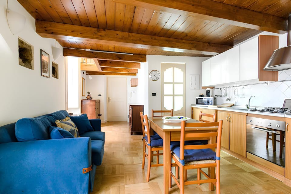 Kitchen or kitchenette, kitchen, kitchen