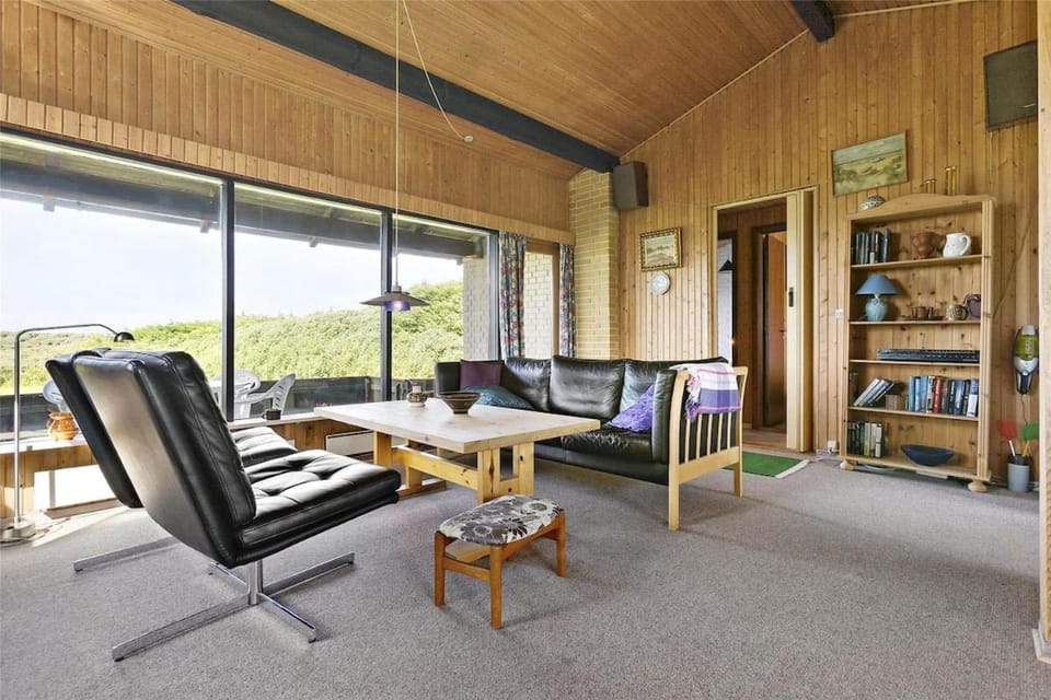 Sea view and nature in beautiful Lønstrup House in Lønstrup