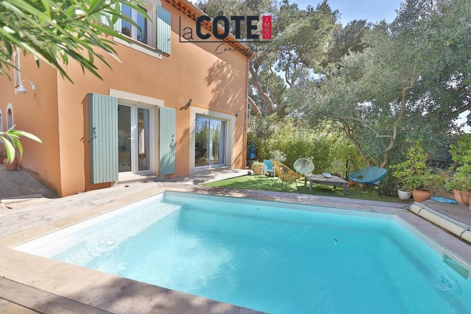 Villa les Vagues House in Sausset-les-Pins