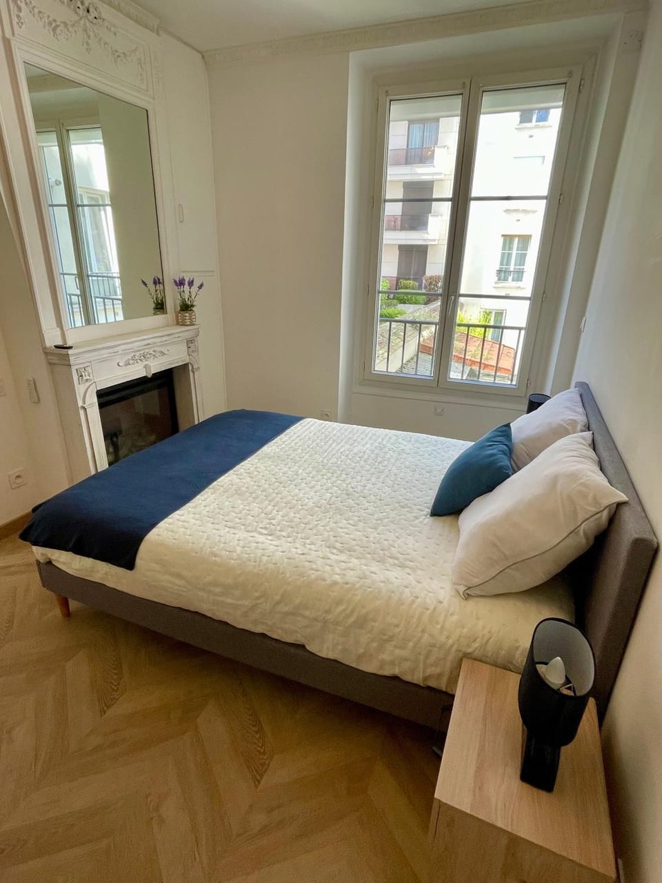 Bed, Bedroom, fireplace
