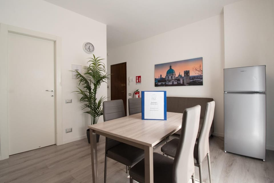 TV and multimedia, Kitchen or kitchenette, Dining area