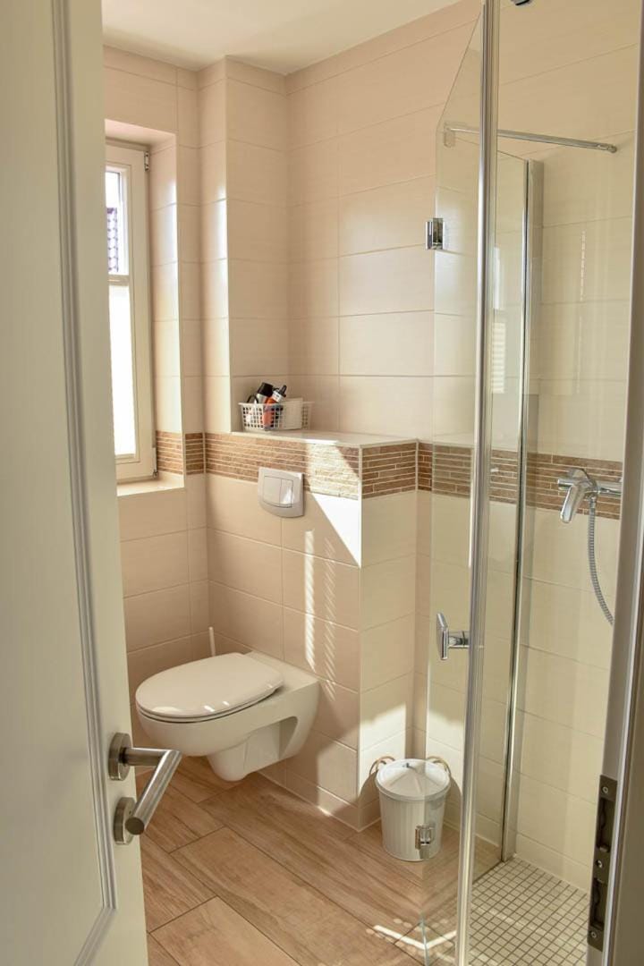 Shower, Toilet, Bathroom