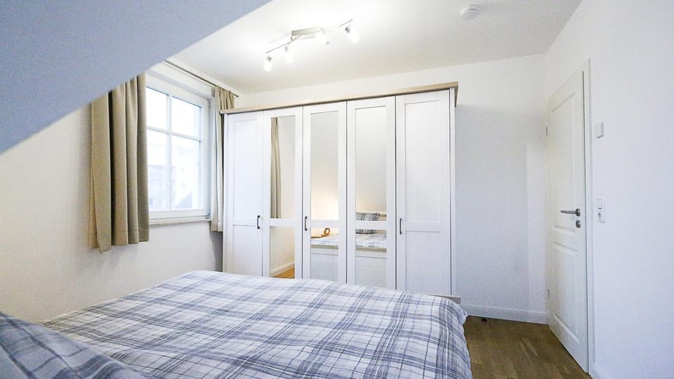 Bed, Photo of the whole room, Bedroom, wardrobe