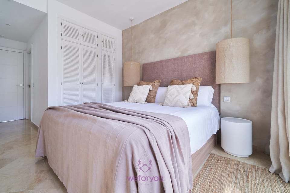 Bed, Photo of the whole room, Bedroom, wardrobe