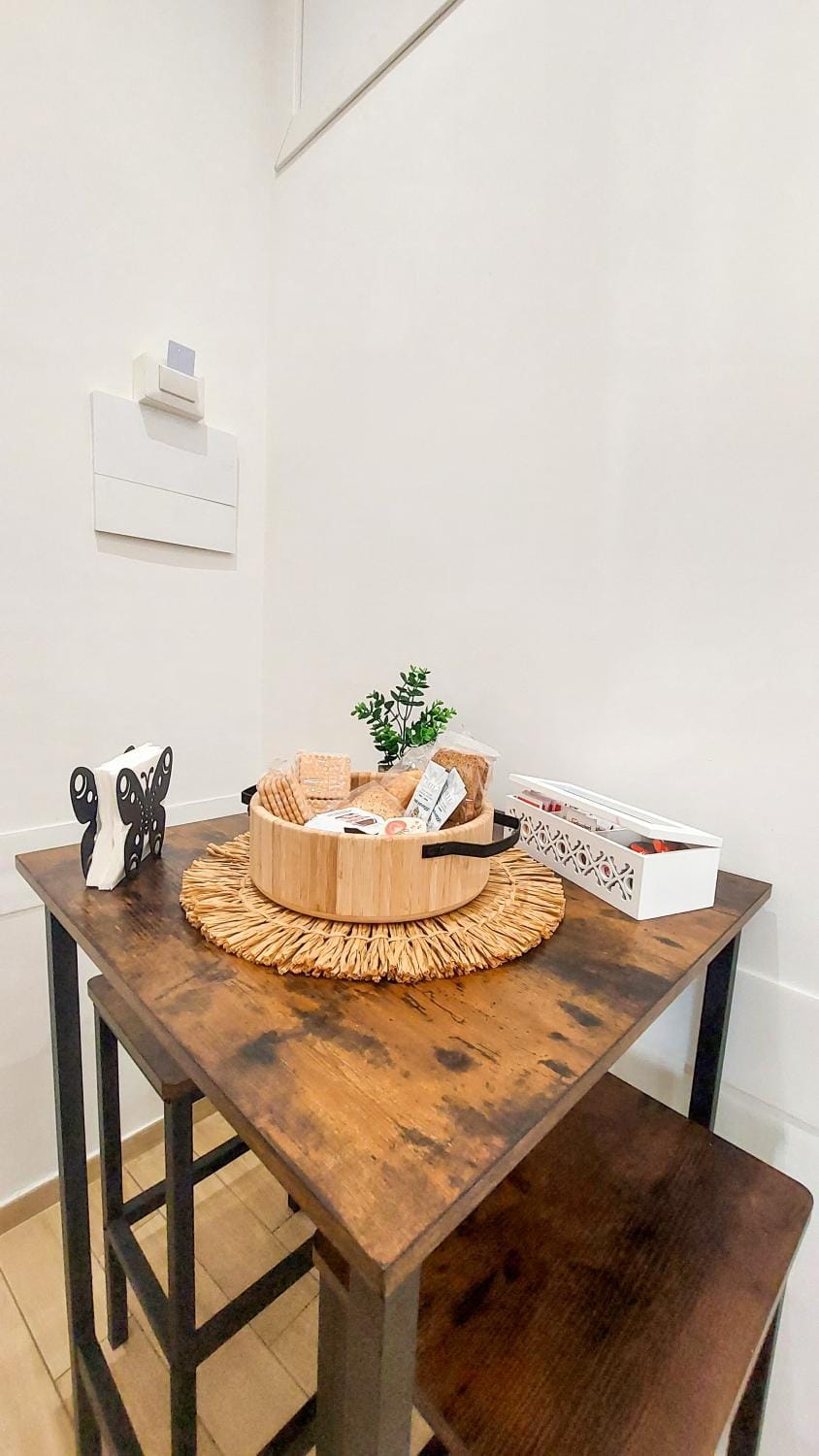Food and drinks, Dining area, Food