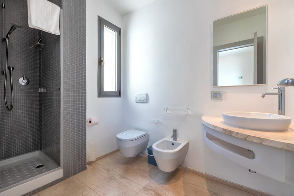 Bathroom, Living room