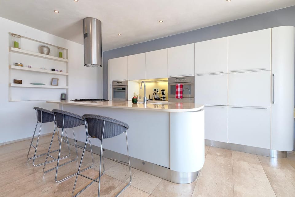 Kitchen or kitchenette, Living room