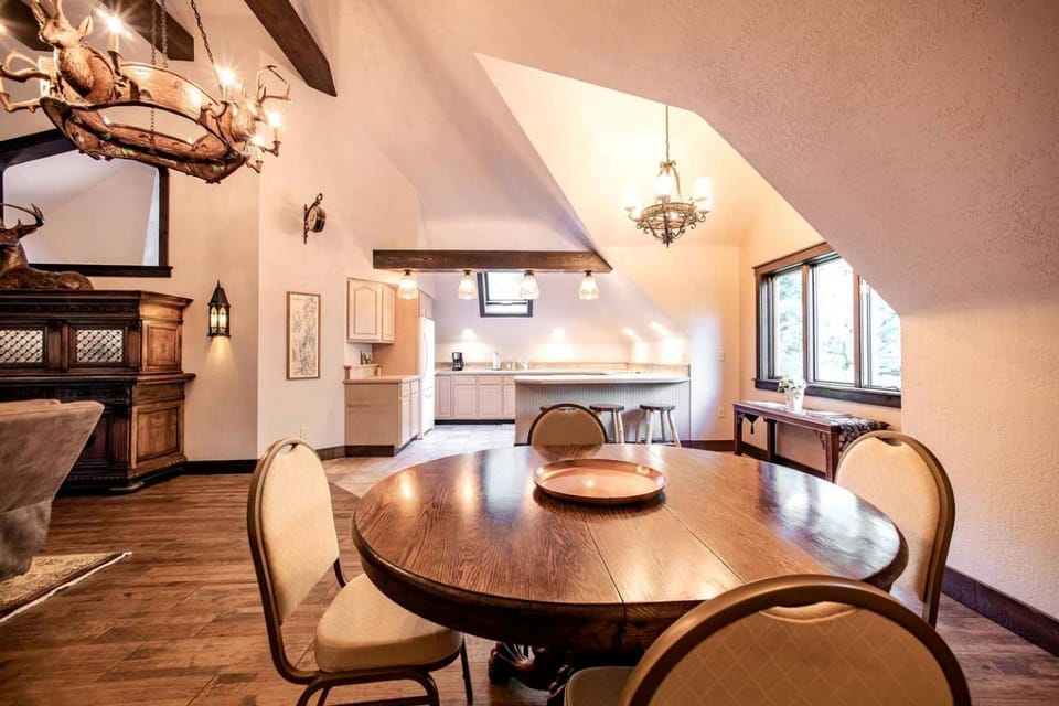 Castle Gatehouse Rental for a Unique Getaway near Bolton Landing, New York House in Bolton Landing