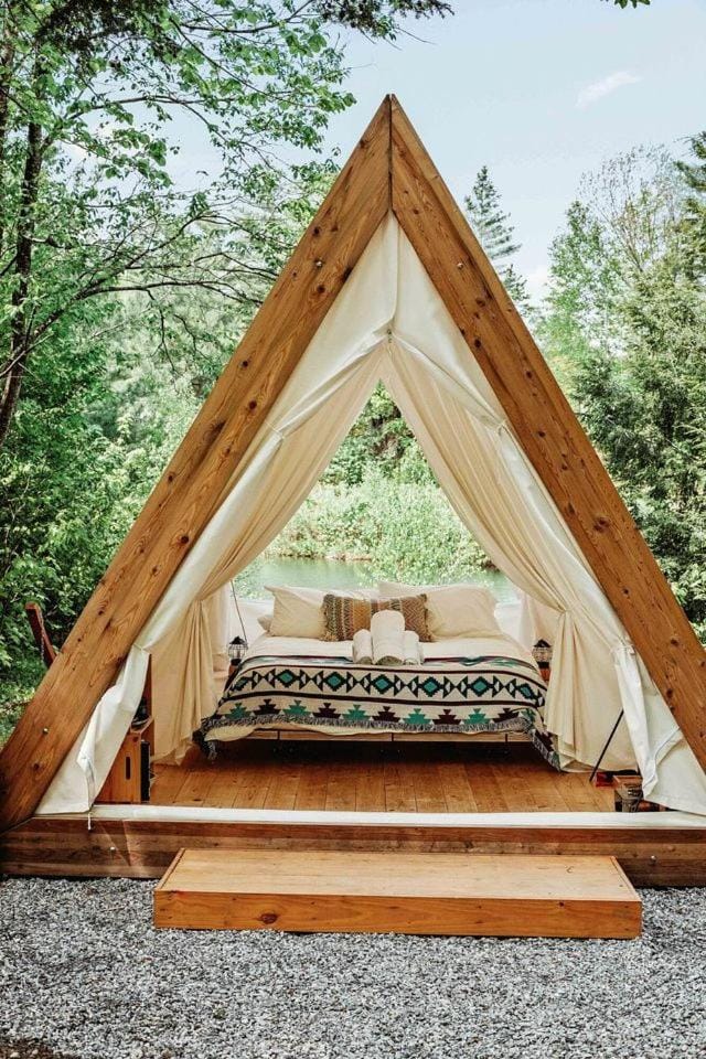 Beautiful A-frame Safari Tent Surrounded by Trees in North Woodstock, New Hampshire Luxury tent in Woodstock