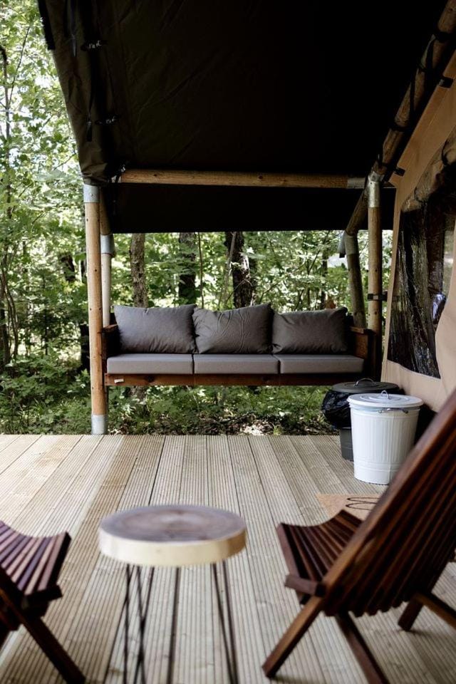 Secluded Safari Tent with Amazing Lakefront Vistas, Sauna and Barbecue in North Woodstock, New Hampshire Luxury tent in Woodstock
