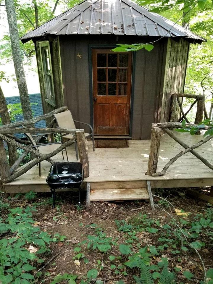 Tree Top Cabin in Crumpler, North Carolina Cabin in Ashe County