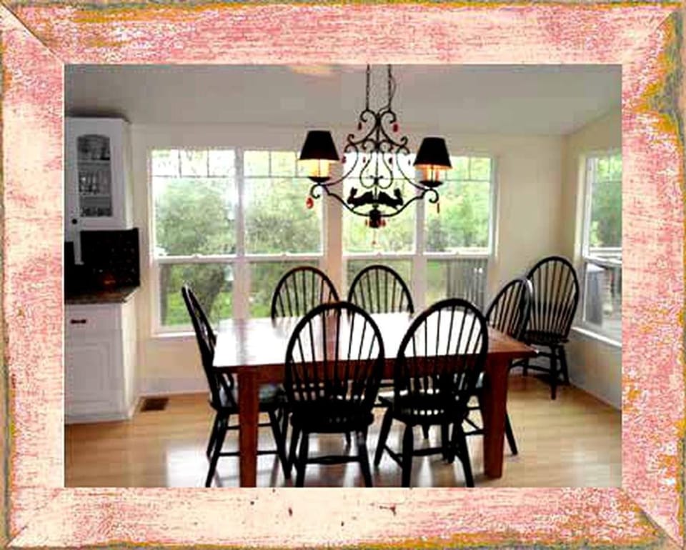 Spacious Cottage with Exquisite Pond and Hill Country Views near Fredericksburg and Kerrville, Texas House in Hunt