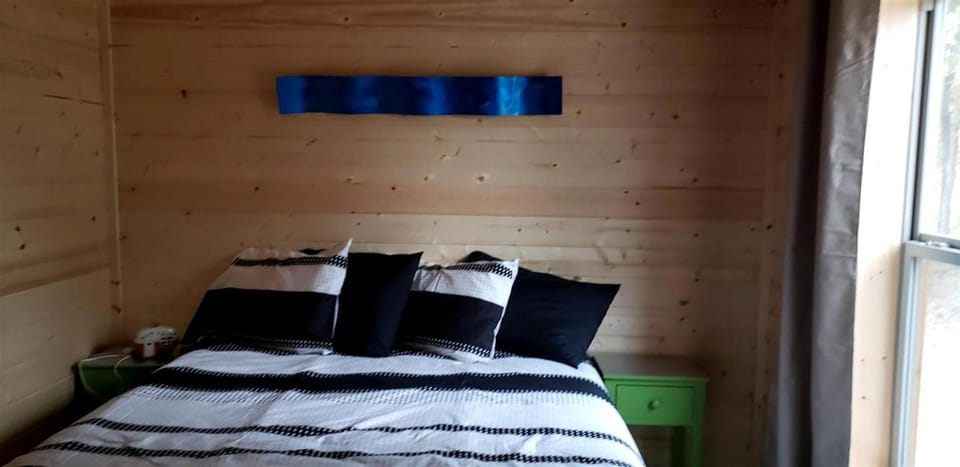 One Bedroom Log Cabin for Family and Pet Friendly Glamping in Pipe Creek, Texas Cabin in Lakehills