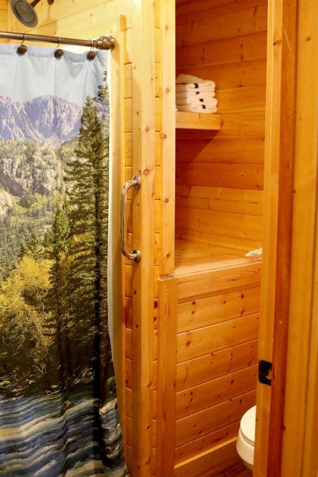 Amazing Family Vacations in Nature in this Cute Log Cabin near Austin, Texas Cabin in Lakehills