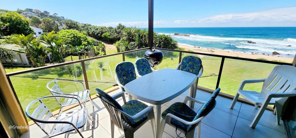 Patio, Day, View (from property/room), Balcony/Terrace, Seating area, Dining area, Beach, Sea view