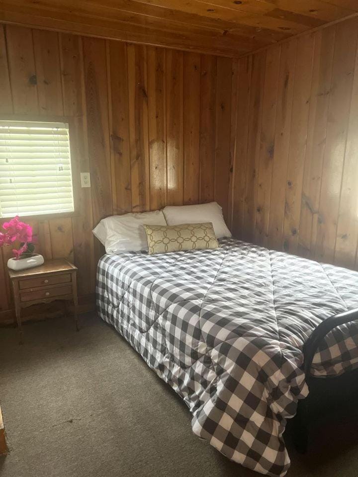 Cozy Tiny Cabin 8 in Rapid City, SD Cabin in West Pennington