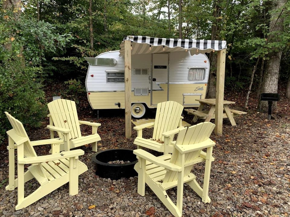 Sweet Camper Ideal for a Romantic Escape in Gatlinburg, Tennesse House in Gatlinburg