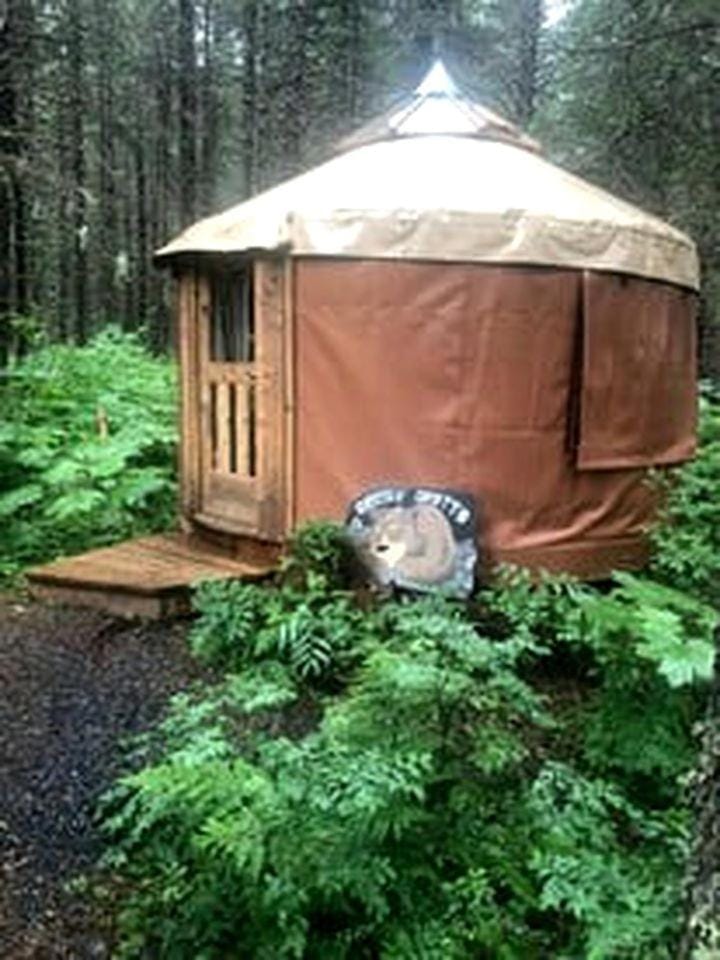 Alaskan Yurt Glamping, Perfect for a Getaway near Seward Luxury tent in Alaska