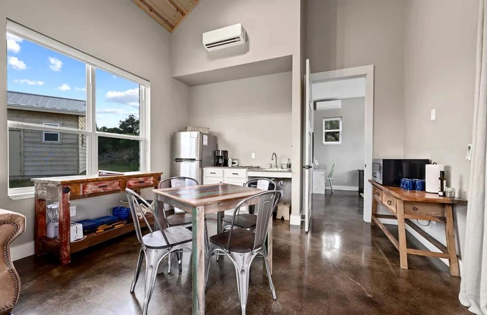 Relaxing Accessible Cottage with Outdoor Fireplace for a Peaceful Getaway near Austin, Texas House in Rio Grande