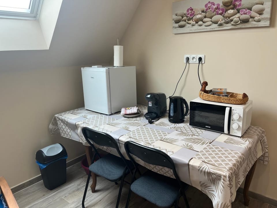 Coffee/tea facilities, Dining area, microwave
