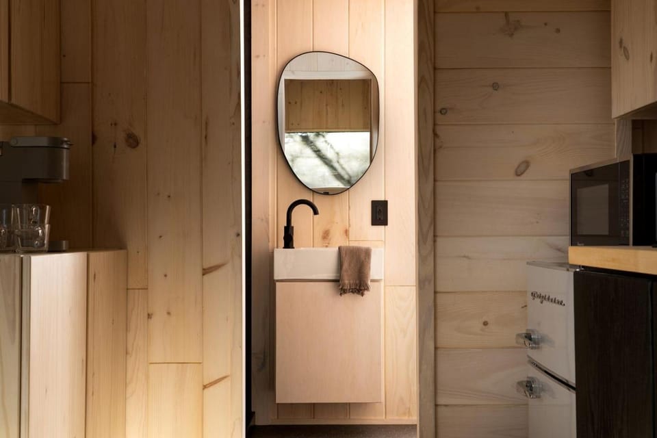 Secluded, Dog Friendly Tiny House on the Hudson River, near Saratoga Springs House in Saratoga