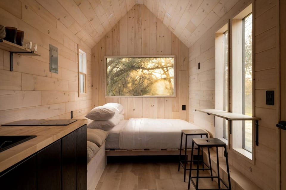 Secluded, Dog Friendly Tiny House on the Hudson River, near Saratoga Springs House in Saratoga