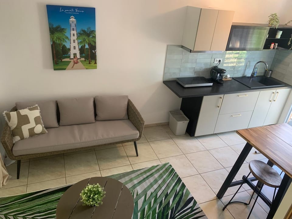 Kitchen or kitchenette, Living room