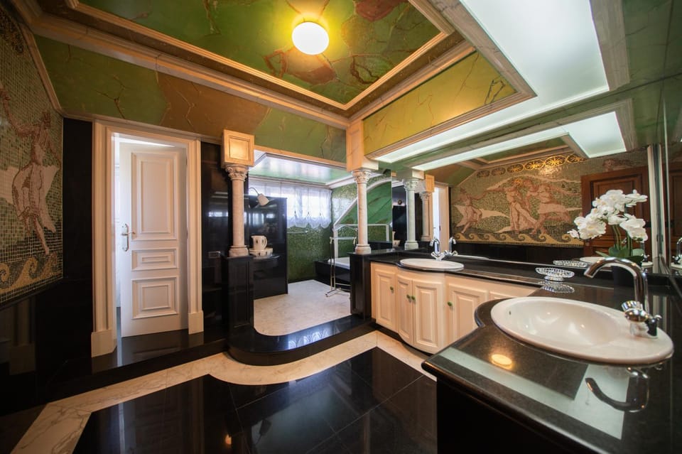 Bathroom, Bath, towels