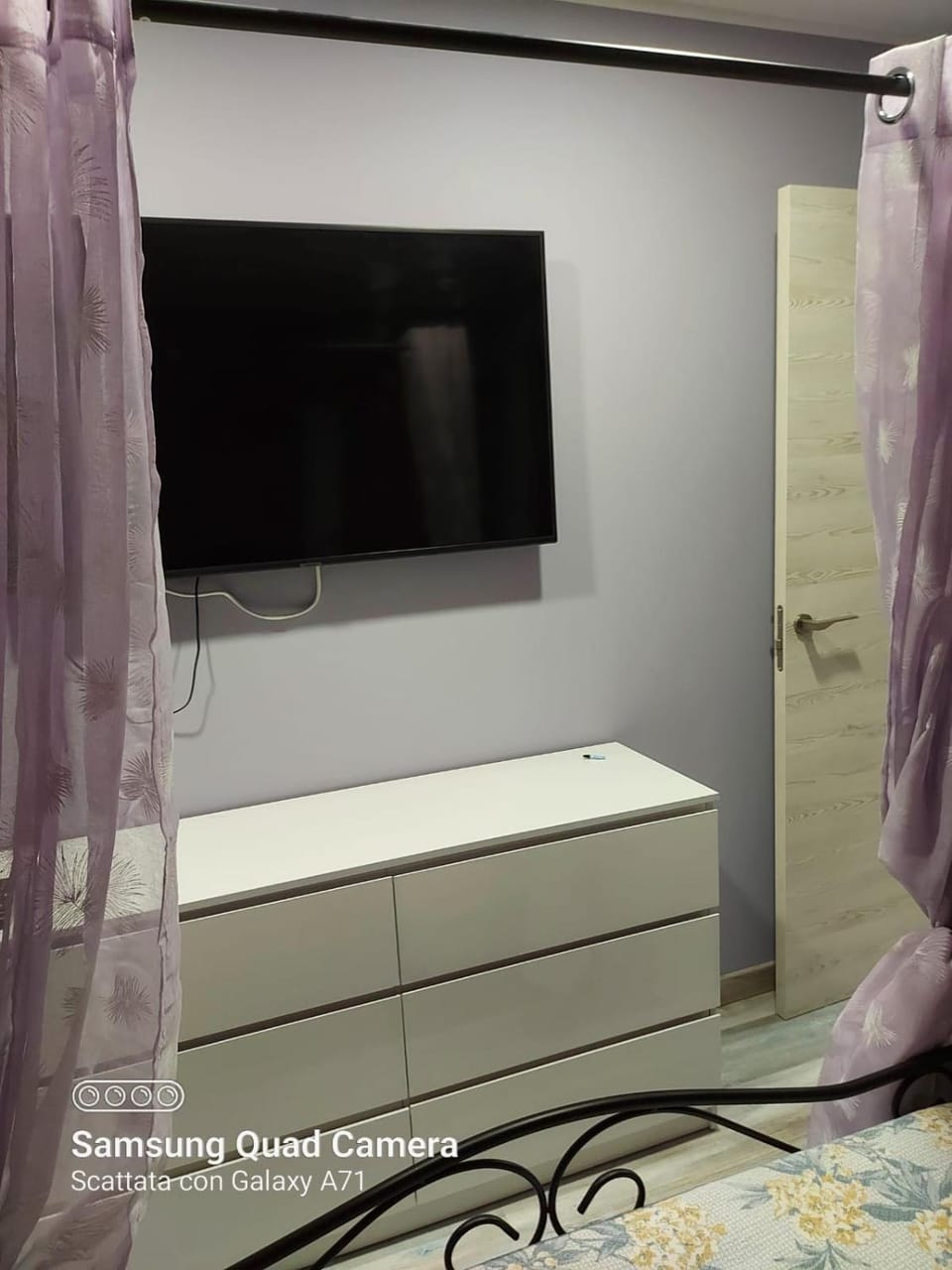 TV and multimedia, Photo of the whole room